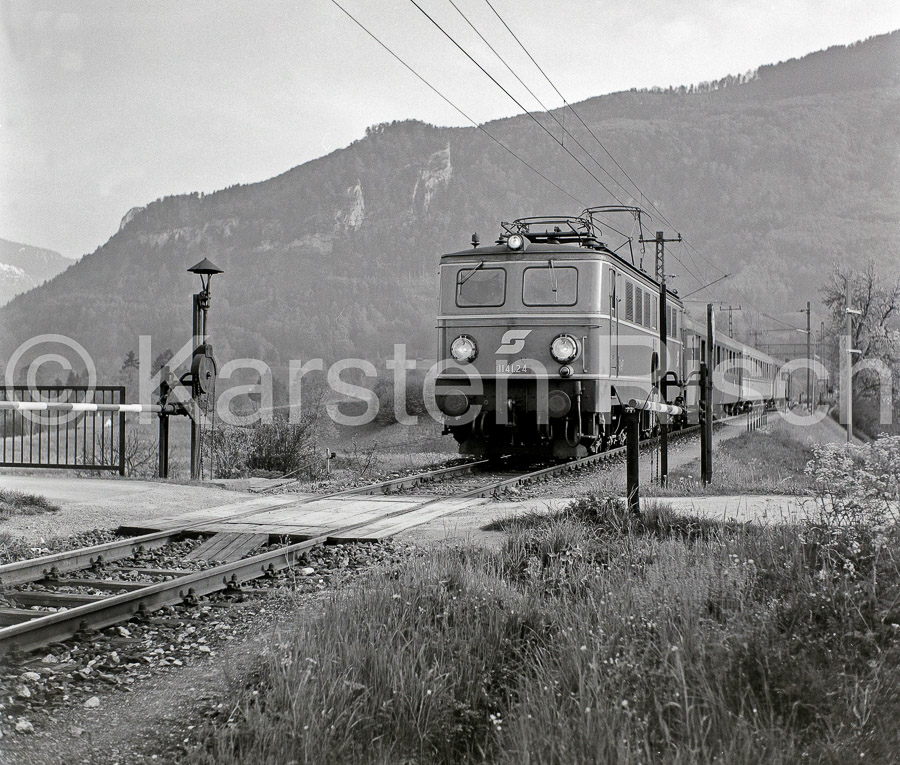 170 86,4 - 1979 75_KR66727