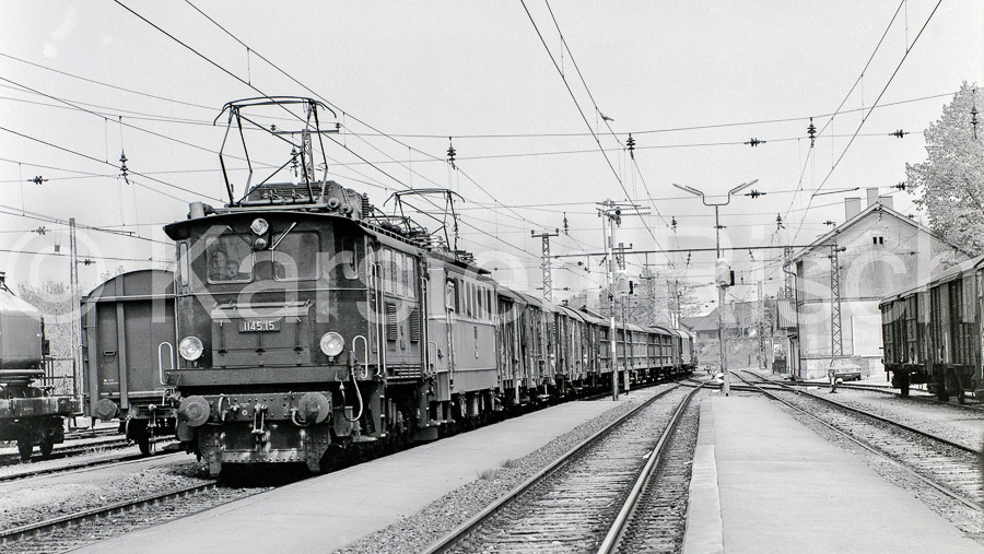 170 95,3 - 1979 77_KR66762(16x9)