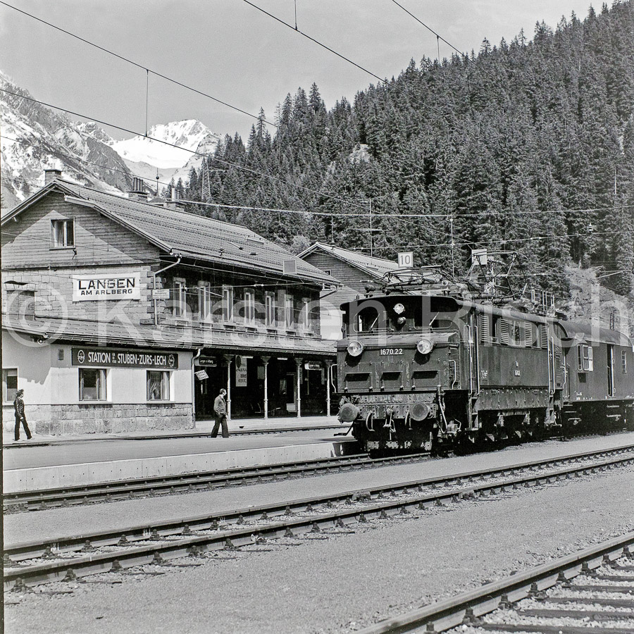 400 111,0 - 1981 037_KR13100