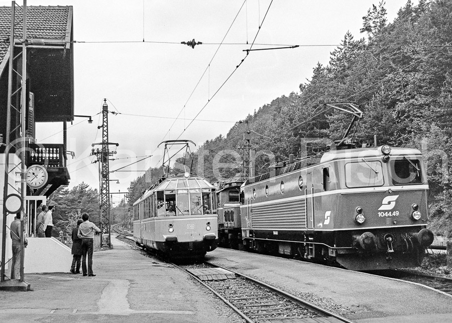 410 12,7 - 1981 24_KR92696