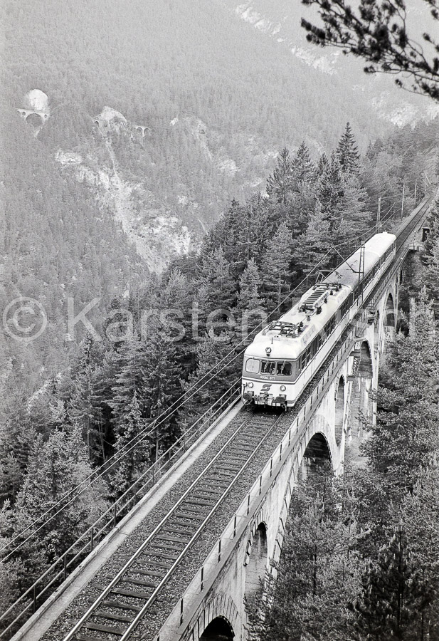 410 13,7 - 1981 23_KR92661