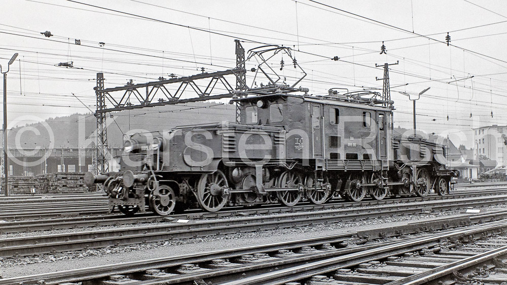 170 107,6 - 1976 60_KR51675