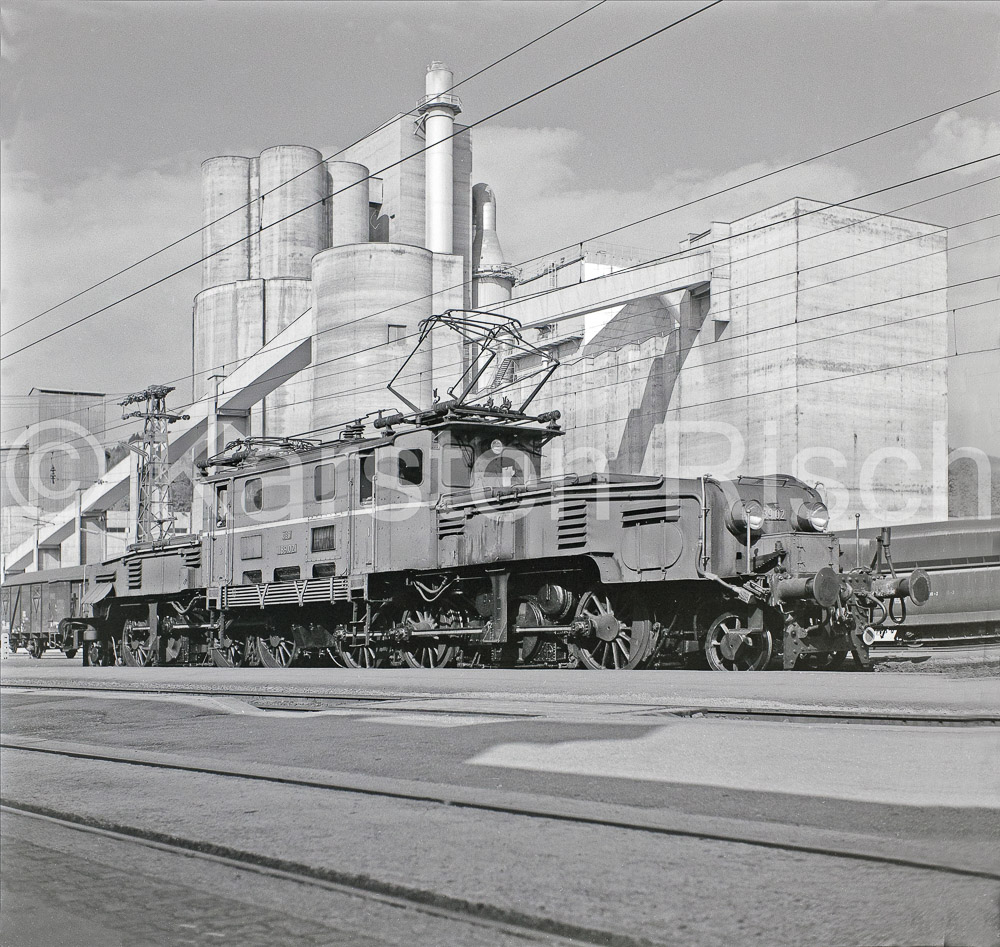 170 95,3 - 1979 76_KR66742