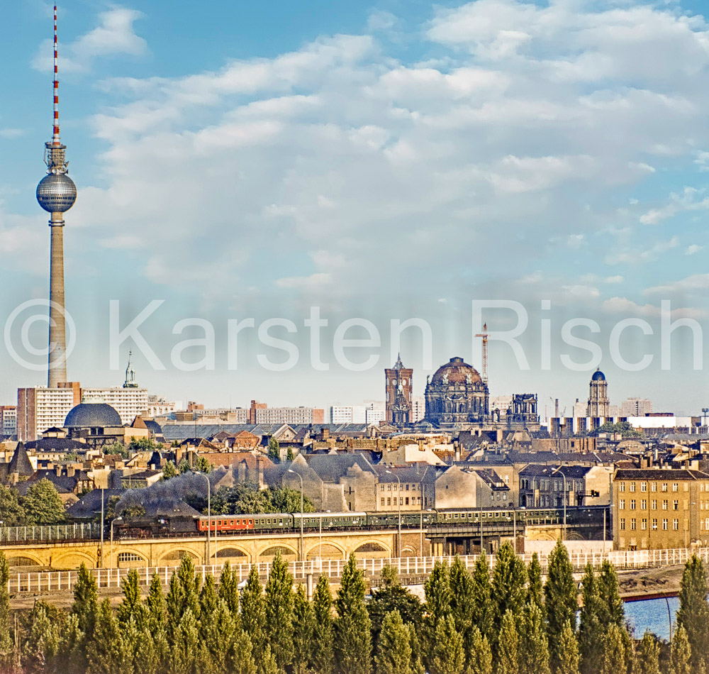 Berlin 1 Grenze - 1976_KR13131(Himmel)