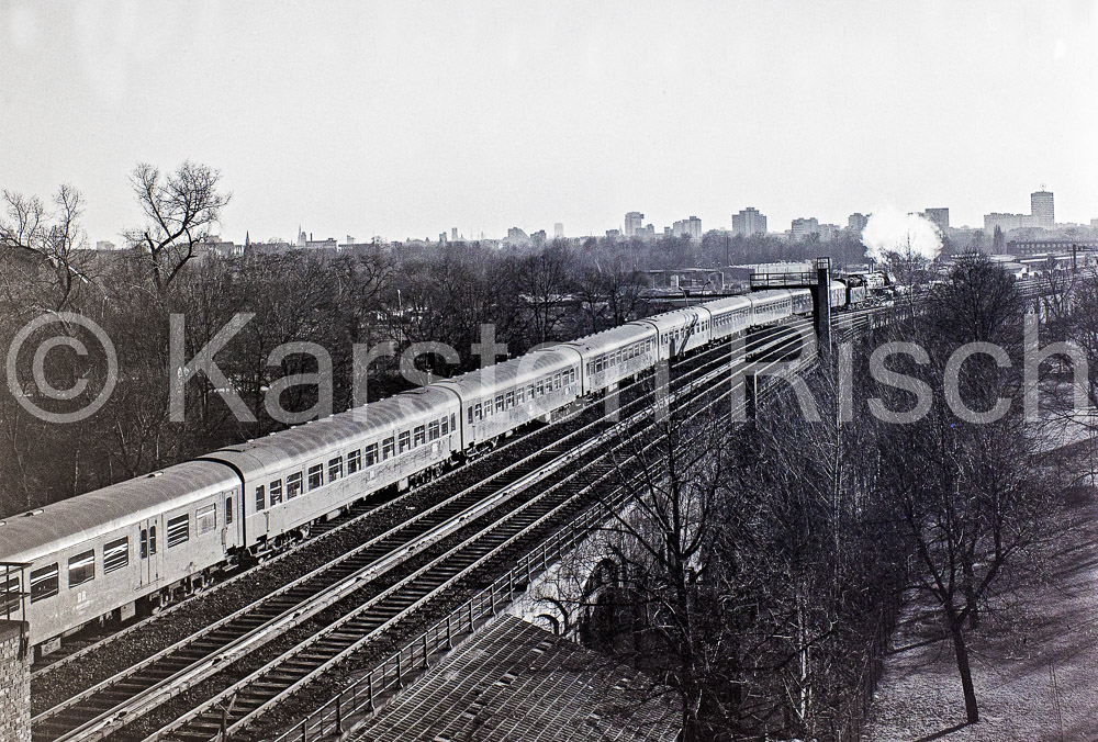 Berlin 6,3 Stadtbhn Panao -- 1975 03_KR10022