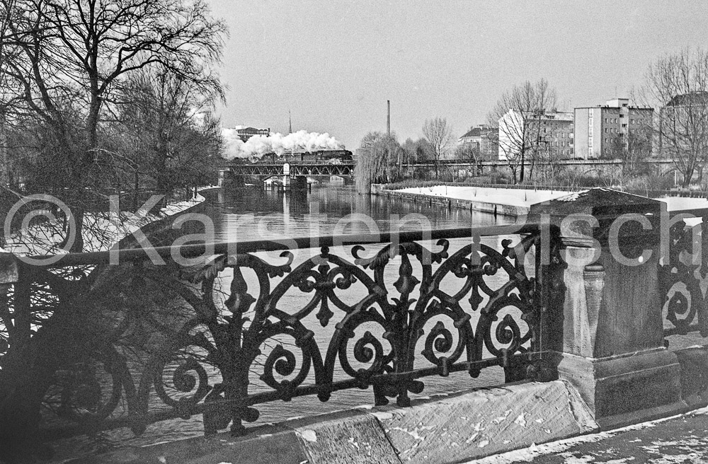 Berlin 7,0 Spreebrücke Bellevue - 1975 04_KR10039
