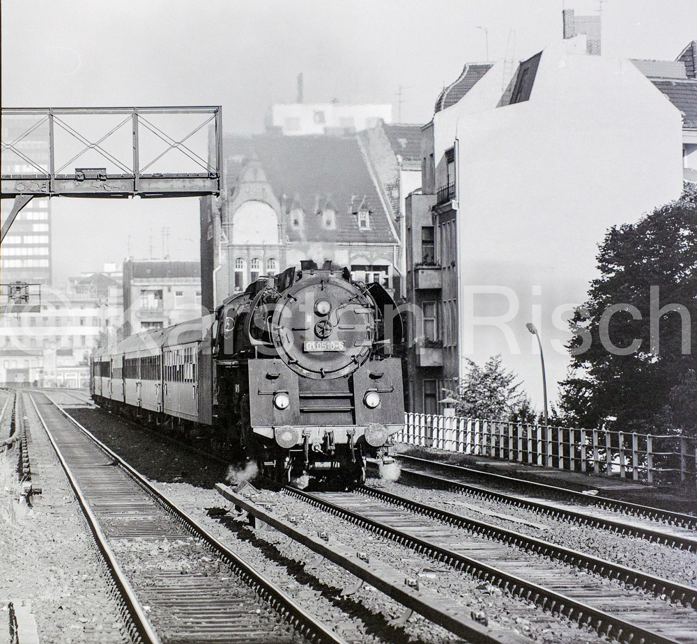 Berlin 9,5 Savigniplatz - 1976 10_KR81157