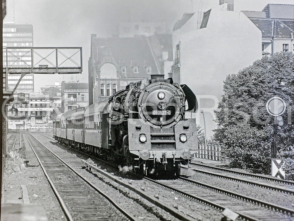 Berlin 9,5 Savigniplatz - 1976 15_KR81192
