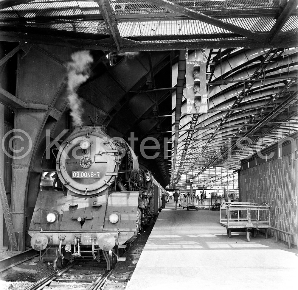 Berlin-Ost BR 03 Ostbahnhof - 1979 97_KR87062
