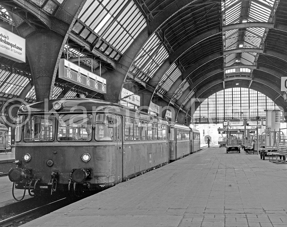 710 -4,6 - 1983 30_KR35798