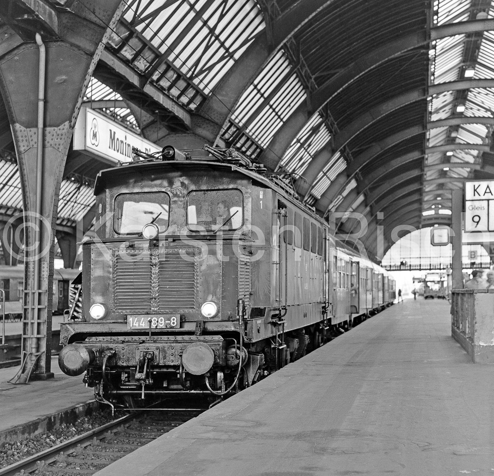 710 -4,6 - 1983 30_KR35801