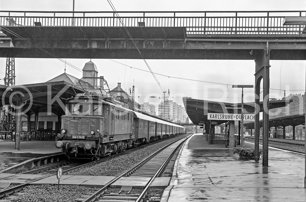 710 0,1 - 1983 27_KR35638