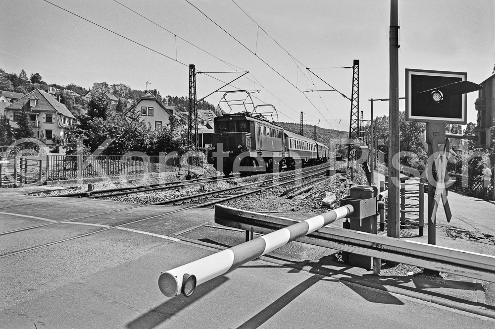 710 12,2 - 1983 35_KR35869