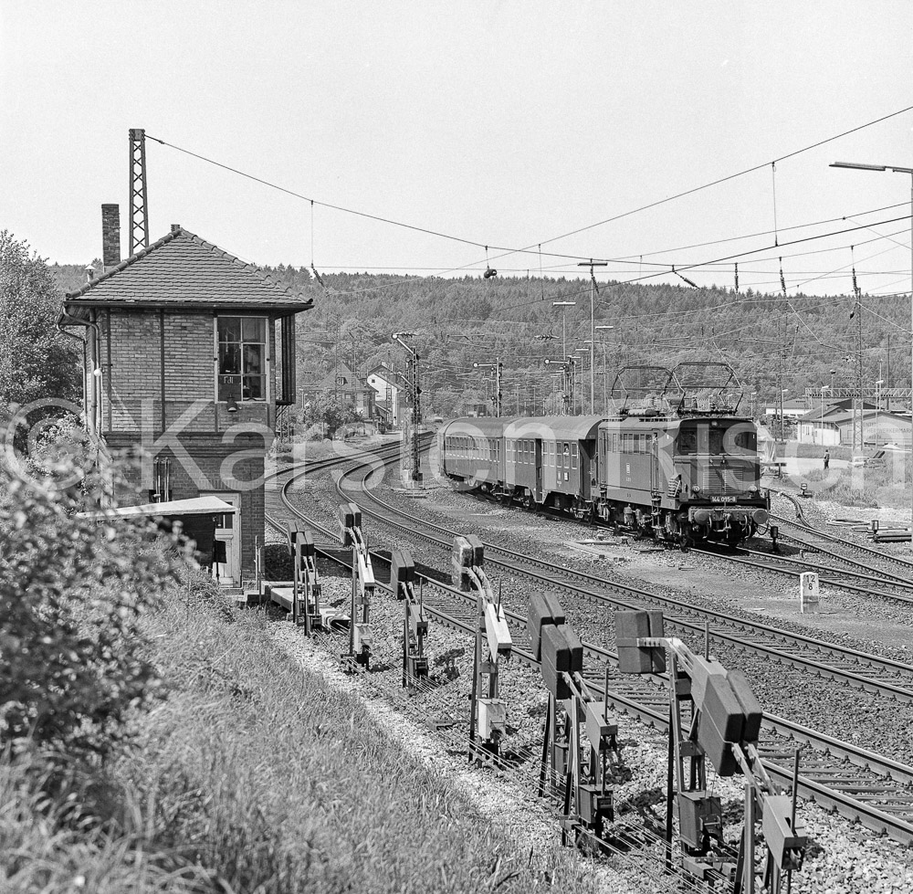 710 12,8 - 1983 37_KR45901