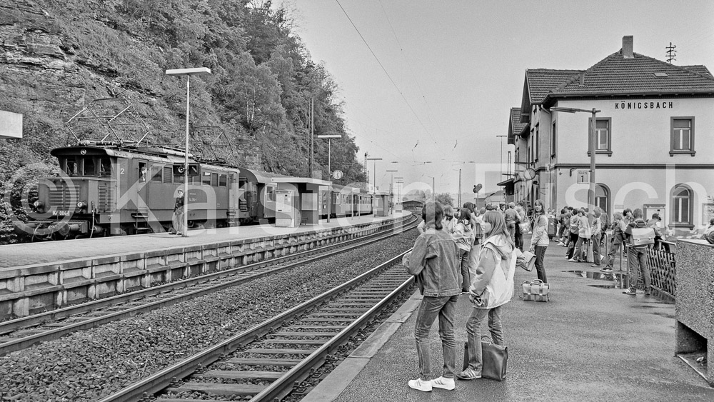 710 15,3 - 1983 17_KR35711