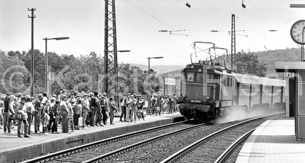 710 15,3 - 1983 17_KR35715