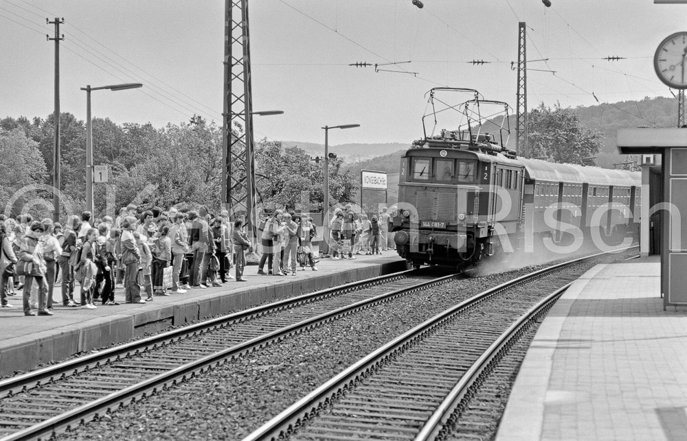 710 15,3 - 1983 17_KR35715(2)