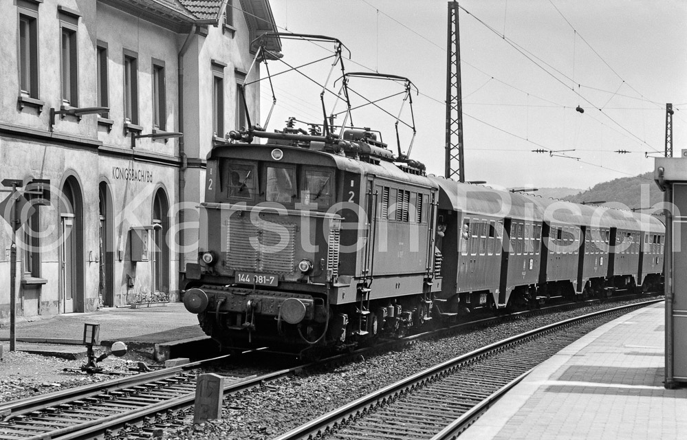 710 15,3 - 1983 17_KR35717