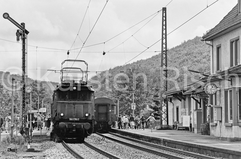 710 19,8 - 1983 28_KR35733