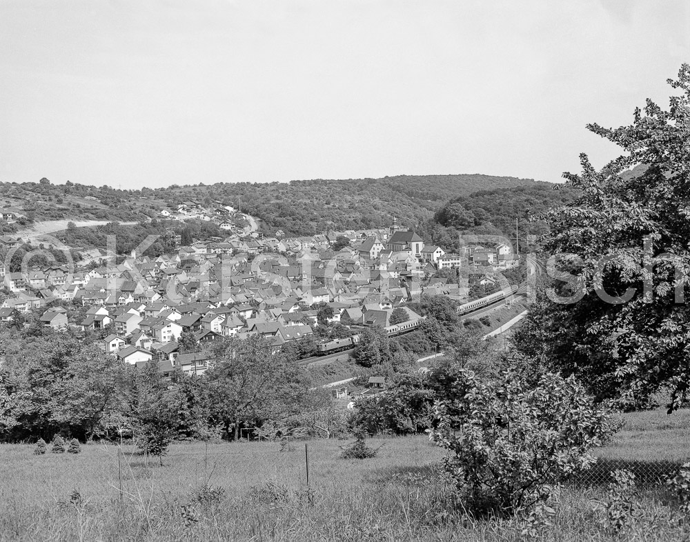 710 22,1 - 1983 36_KR45899