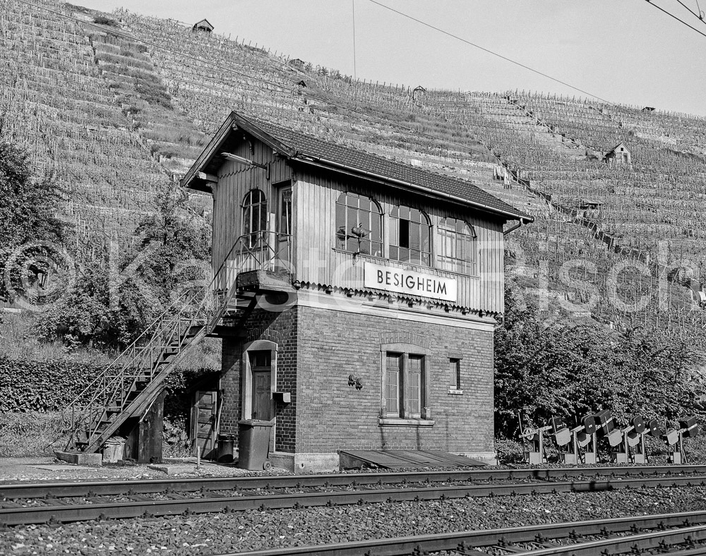 780 30,2 - 1983 34_KR35847