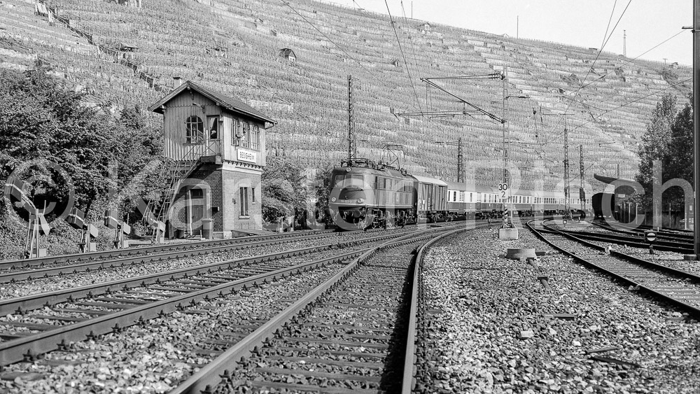 780 30,2 - 1983 34_KR35849