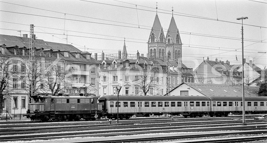 727 -1,3 - 1978 53_KR13641