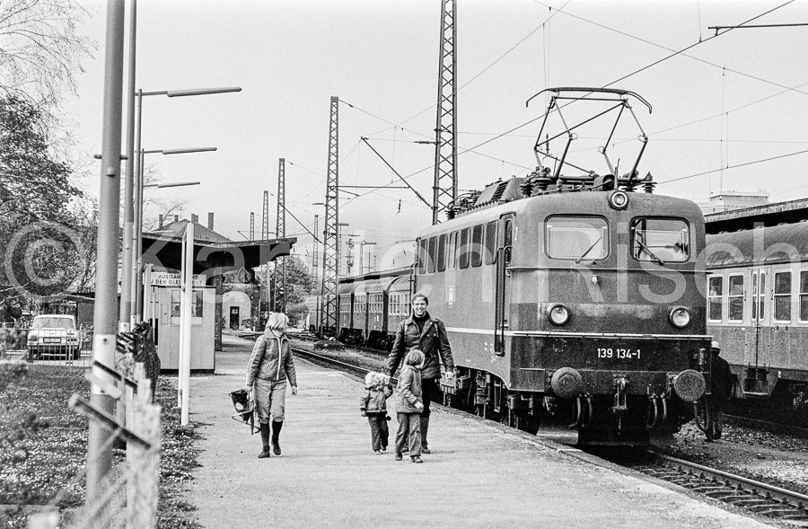 727 -1,4 - 1978 53_KR13643