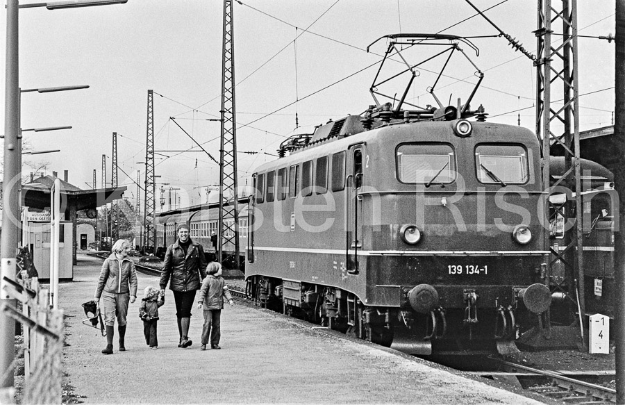 727 -1,4 - 1978 53_KR13644