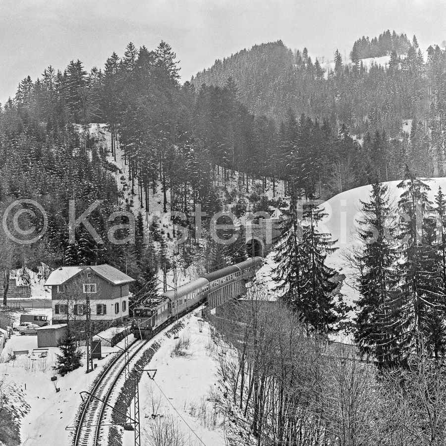 727 22,8 - 1978 41_KR93438