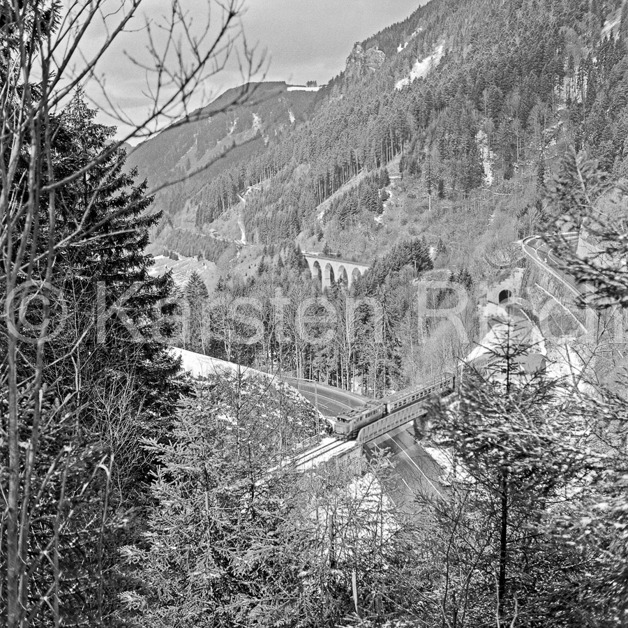 727 22,8 - 1978 42_KR93458