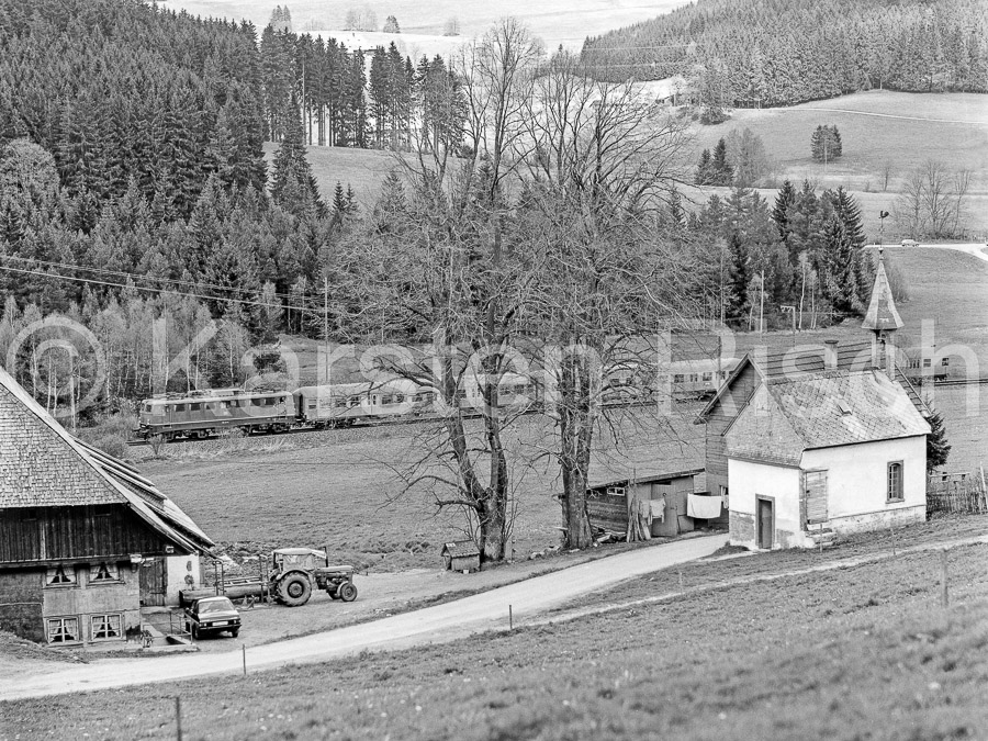 727 27,0 - 1979 86_KR86869