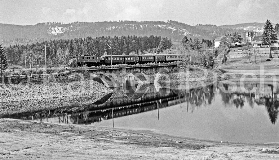 728 17,1 - 1978 47_KR13560