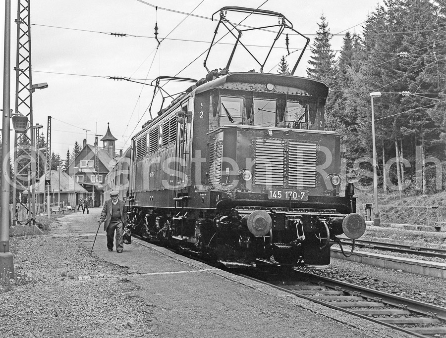 728 7,6 - 1979 87_KR86892