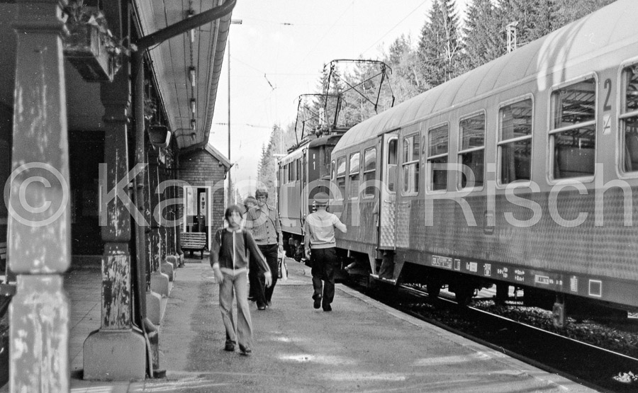 728 7,6 - 1979 93_KR86967