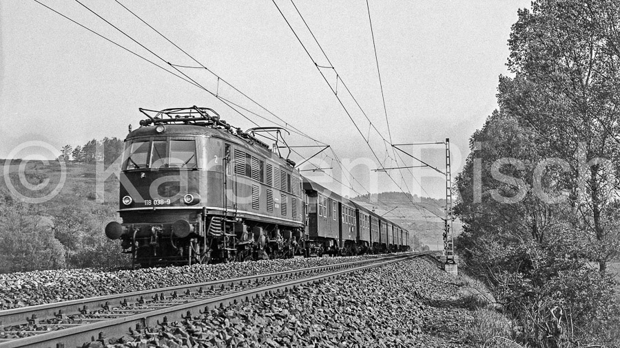 780 118,5 - 1977 20_KR62057