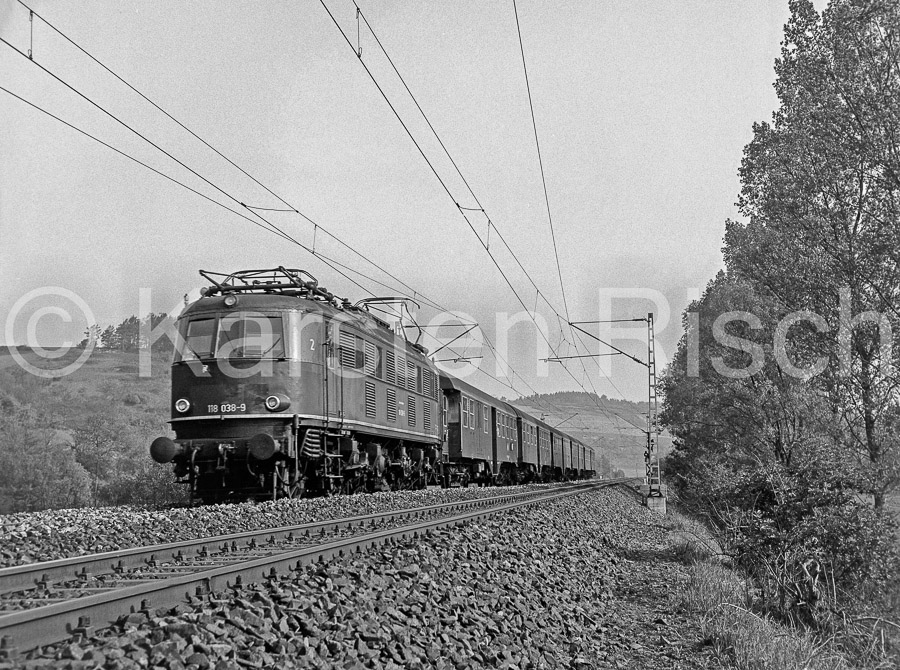 780 121,1 - 1977 20_KR62058