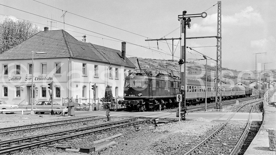 780 122,9 - 1978 65_KR13934