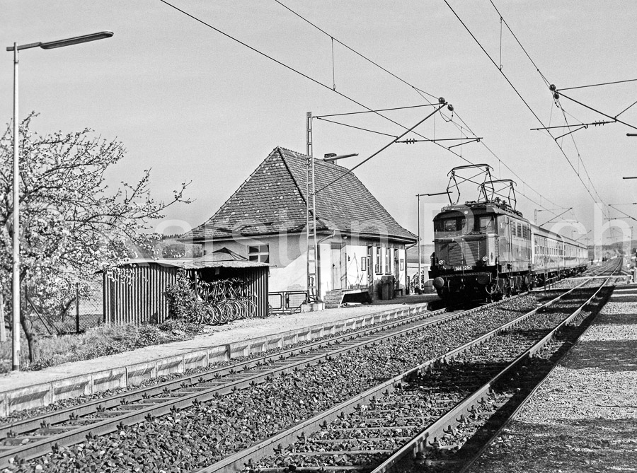 780 133,8 - 1977 18_KR52040