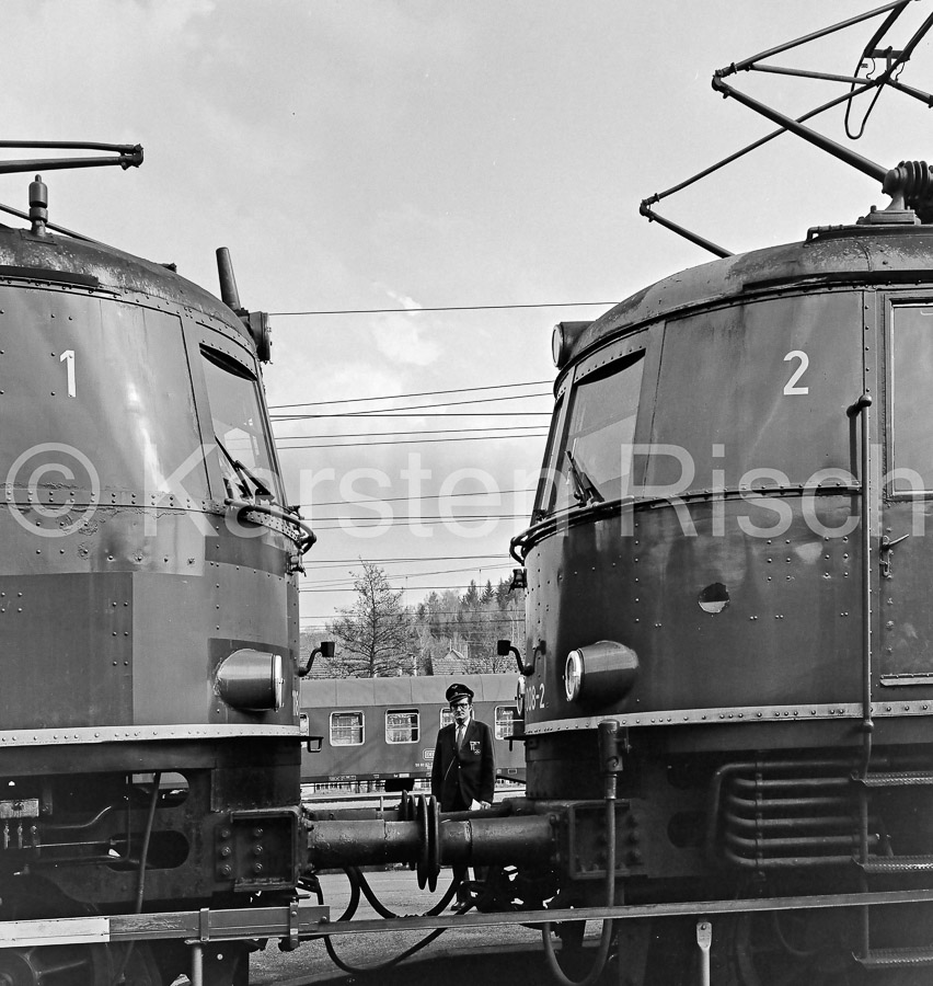 780 81,3 - 1978 54_KR13672