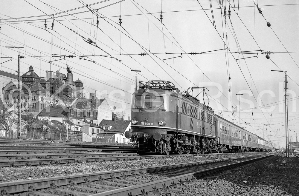 820 62,5 - 1984 06_KR46554