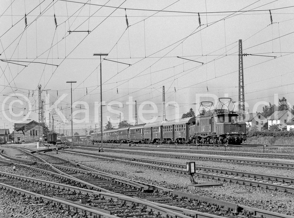 820 7,6 - 1988 04_KR88553