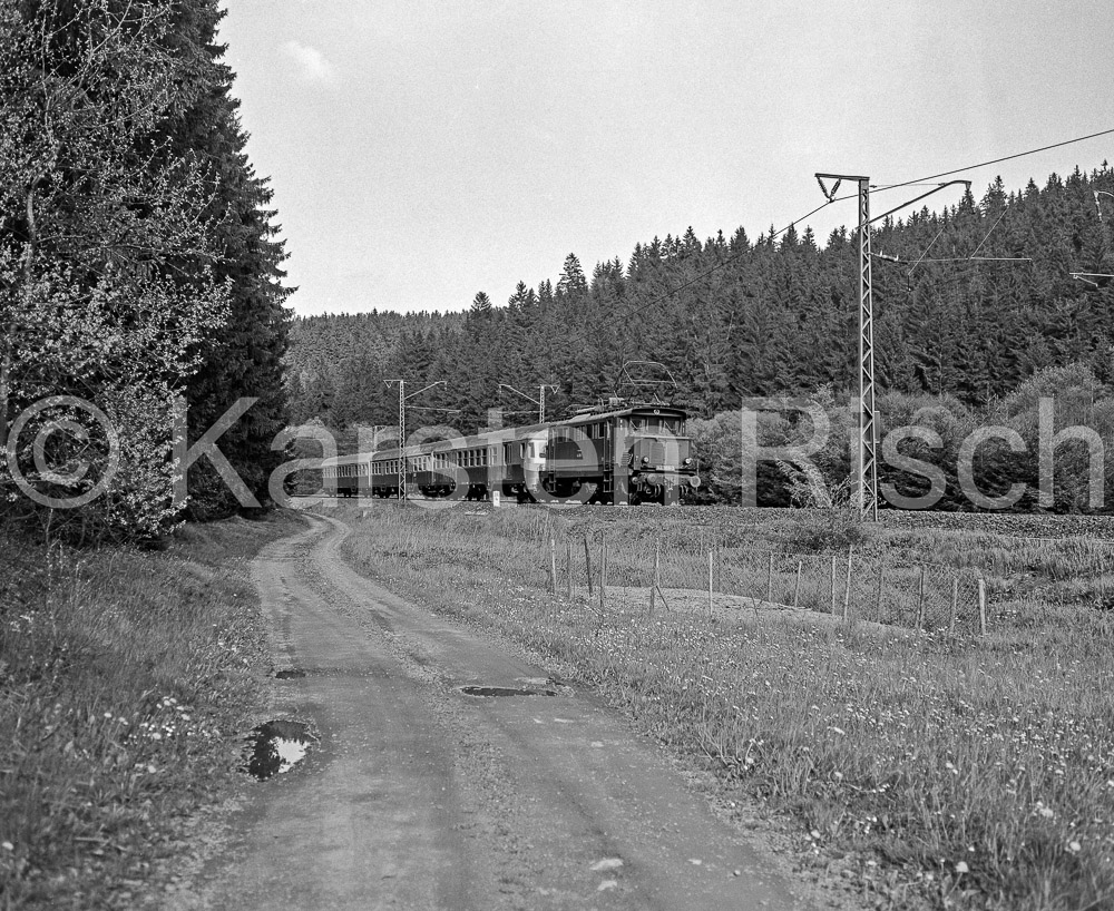 840 36,4 - 1983 13_KR35476