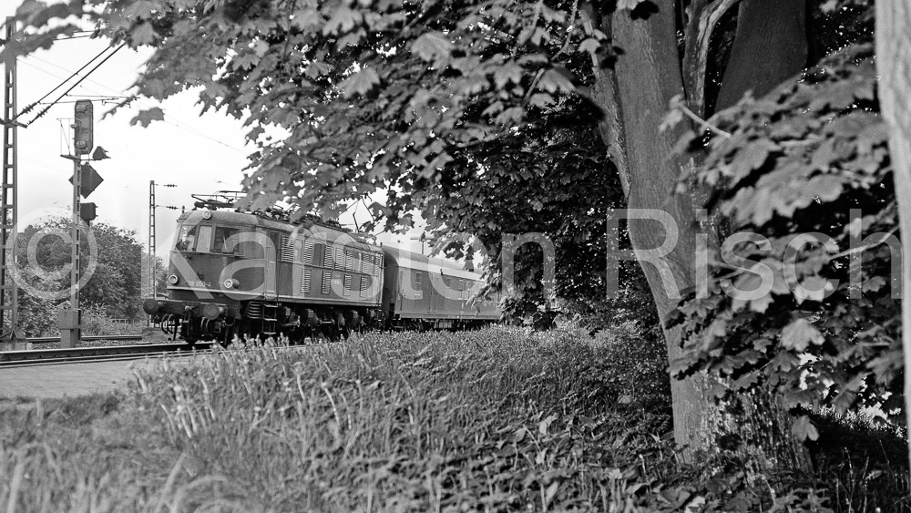 880 26,2 - 1983 16_KR35517