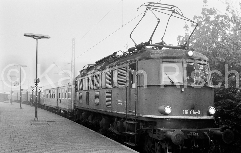 880 26,2 - 1983 17_KR35685