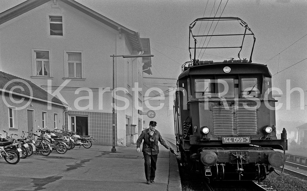 880 26,2 - 1983 17_KR35686