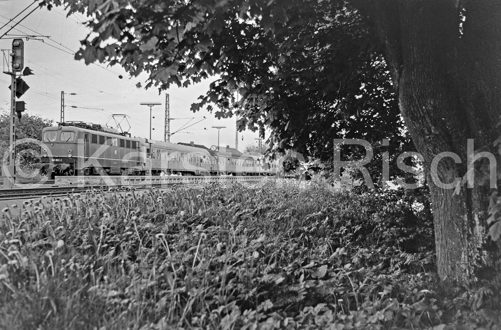 880 26,3 - 1983 11_KR35664