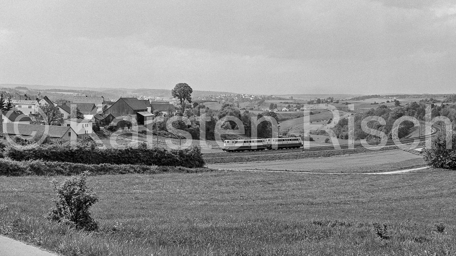 880 17,4 - 1983 18_KR35529