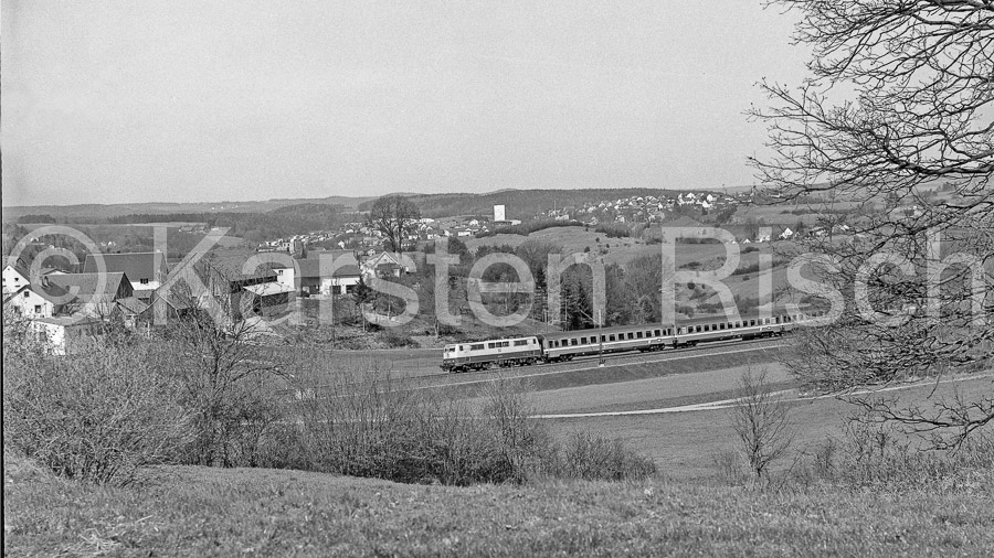 880 17,5 - 1984 18_KR46698