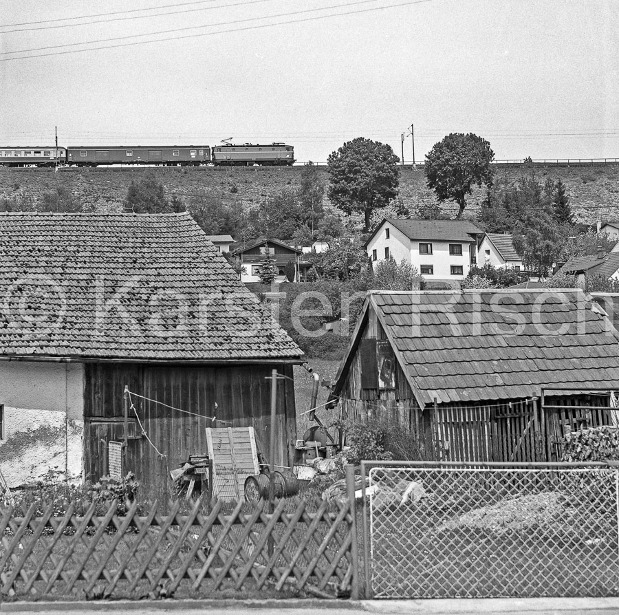 880 20,0 - 1983 15_KR35500